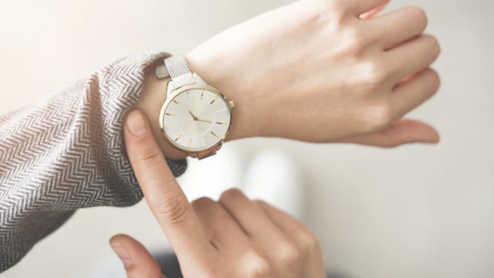 Ceasuri de firmă ieftine pentru femei – află cum le găsești la reducere