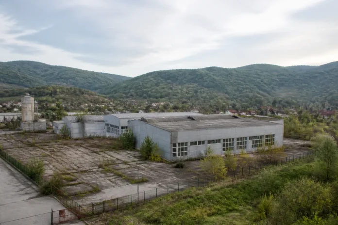 Fosta fabrică Joyson din Ribița ar putea deveni parc industrial Fosta fabrică Joyson din Ribița ar putea deveni parc industrial