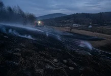 Incendiile au cuprins 86 de hectare în Hunedoara. ISU a mobilizat 70 de pompieri Incendiile au cuprins 86 de hectare în Hunedoara. ISU a mobilizat 70 de pompieri
